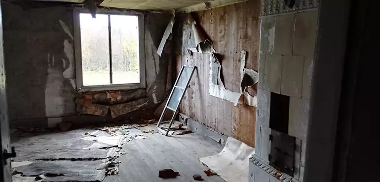Why Selling a Distressed House Through Traditional Methods Fails in Alexandria
